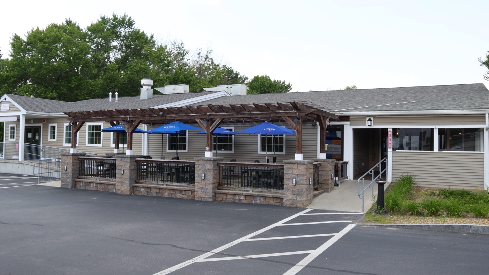 Cooper Hill Pizzeria on Route 4, with the covered patio out front